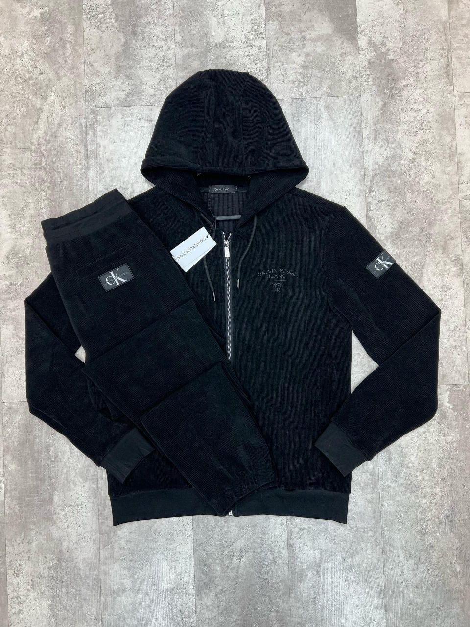 cпортивный костюм велюровый,велюровый костюм,спортивный костюм мужской велюровый,мужские спортивные костюмы,костюм версаче