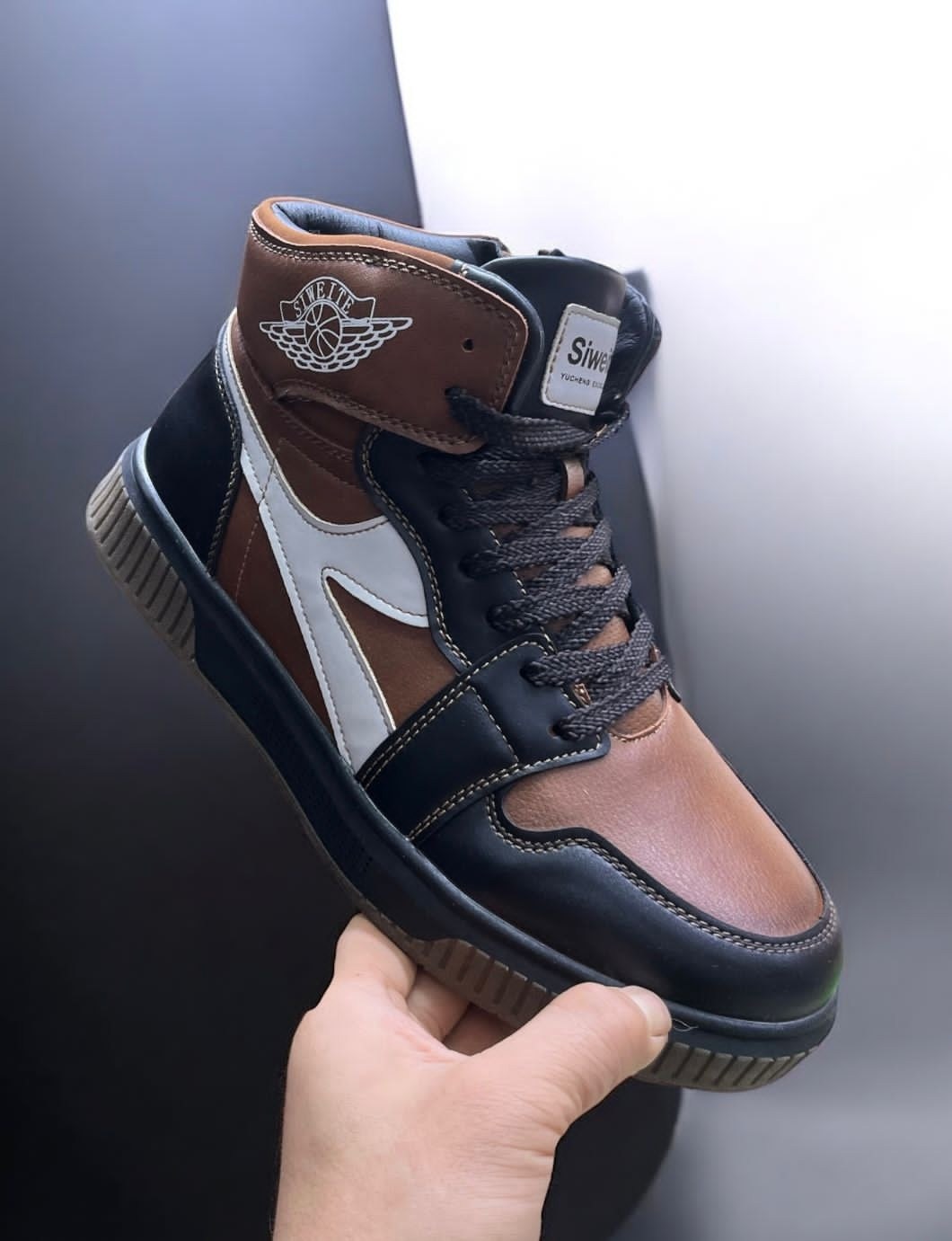 кроссовки,,спортивная ,высокие кроссовки,кроссовки закрытые