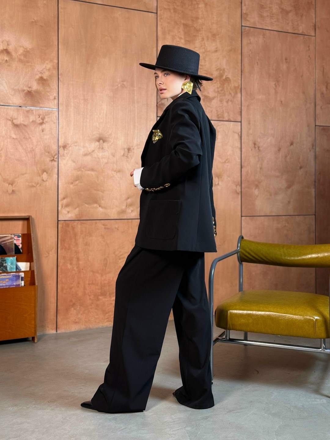 костюмы брючный,женский брючный костюм,черный брючный костюм,женский костюм с брюками,костюм с брюками