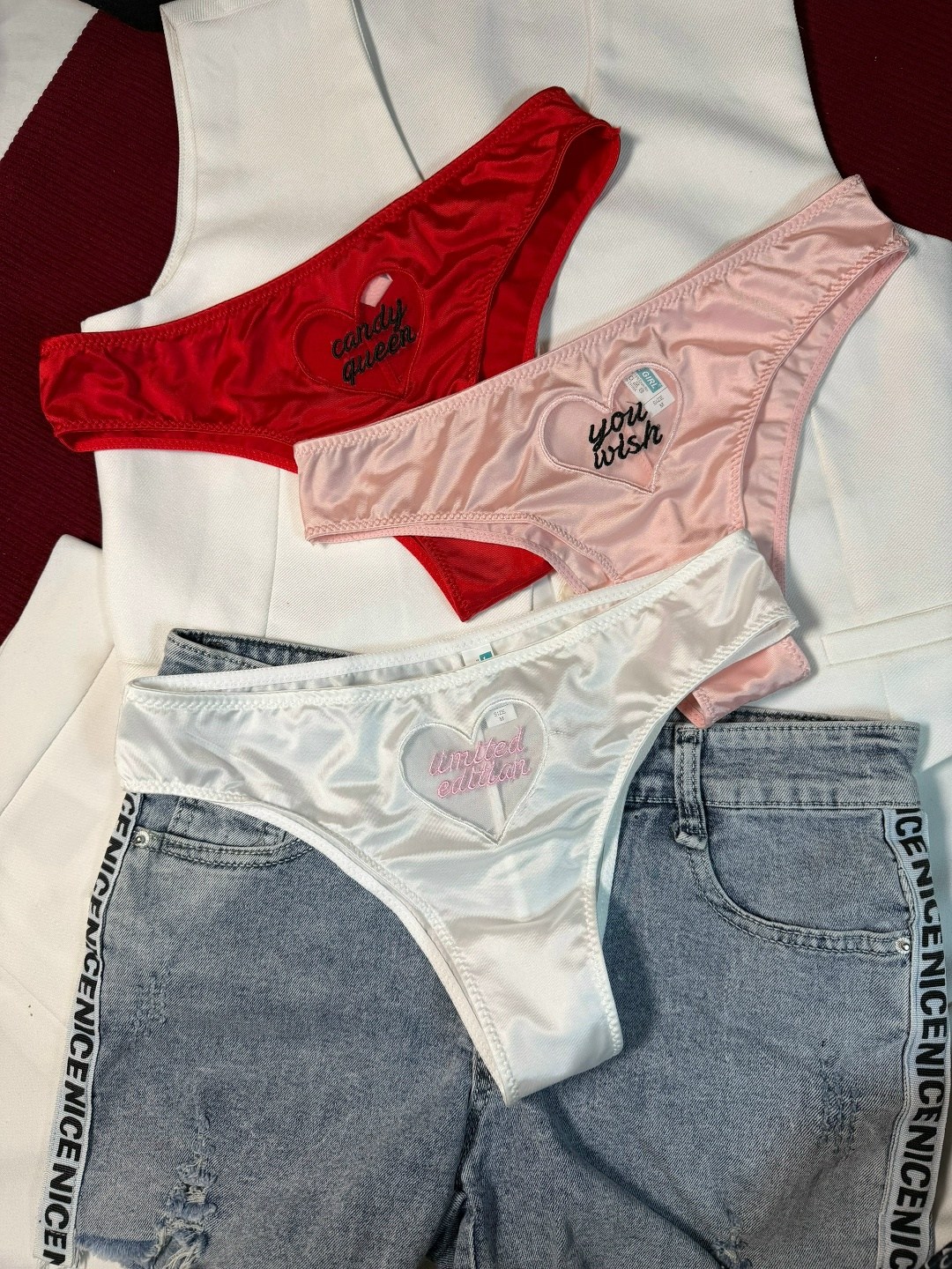 женские атласные трусики,женские атласные трусы,женские трусы стринги,стринги нижнее белье,нижнее белье трусы