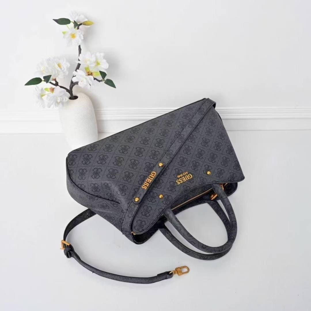 cумка guess,женская сумка guess,guess сумка на плечо,сумка guess сумка guess,сумка guess серая