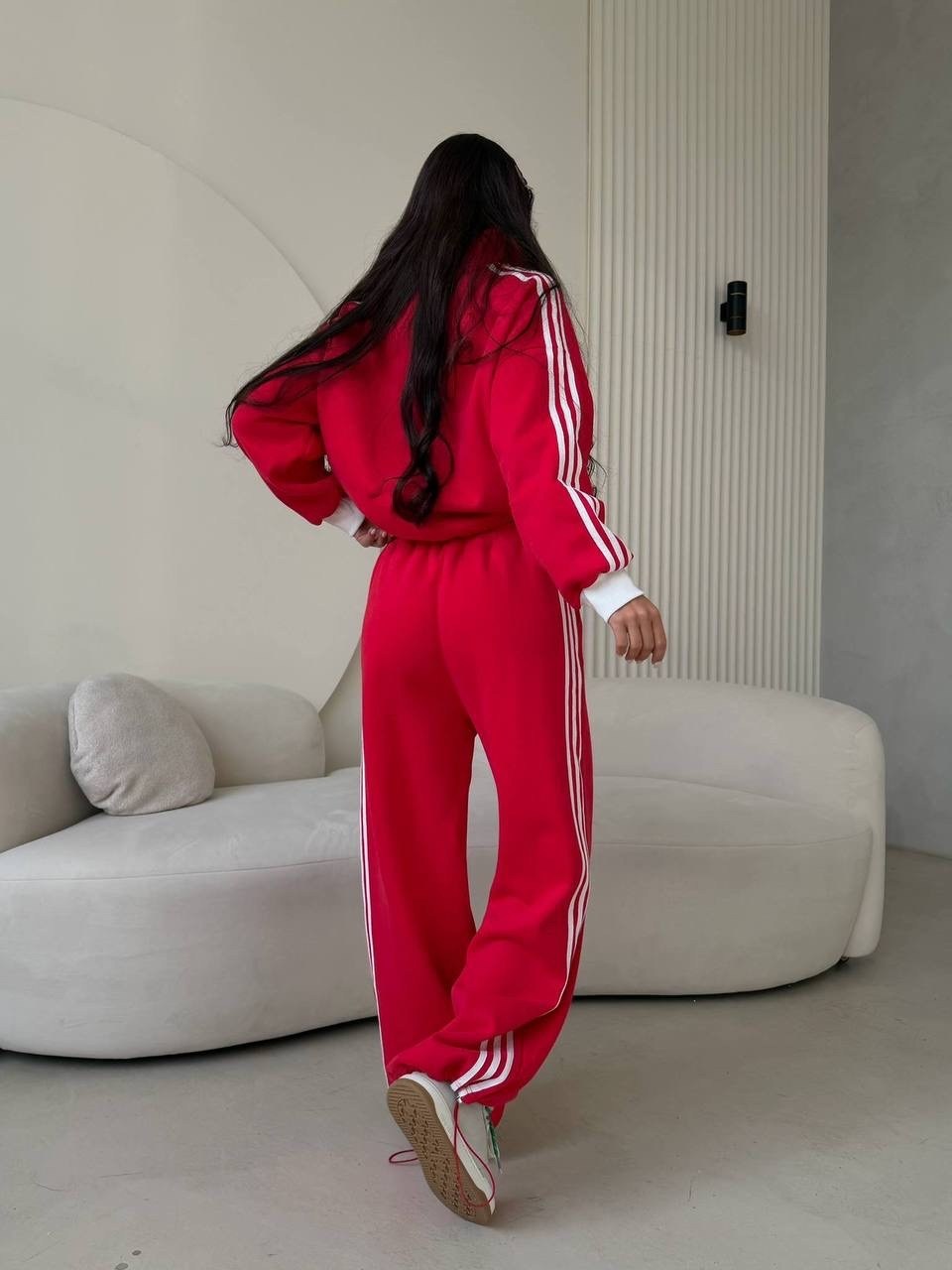 спортивный костюм адидас женский красный,костюмы спортивные женские,спортивные костюм,красный костюм адидас ориджинал,красный спортивный костюм