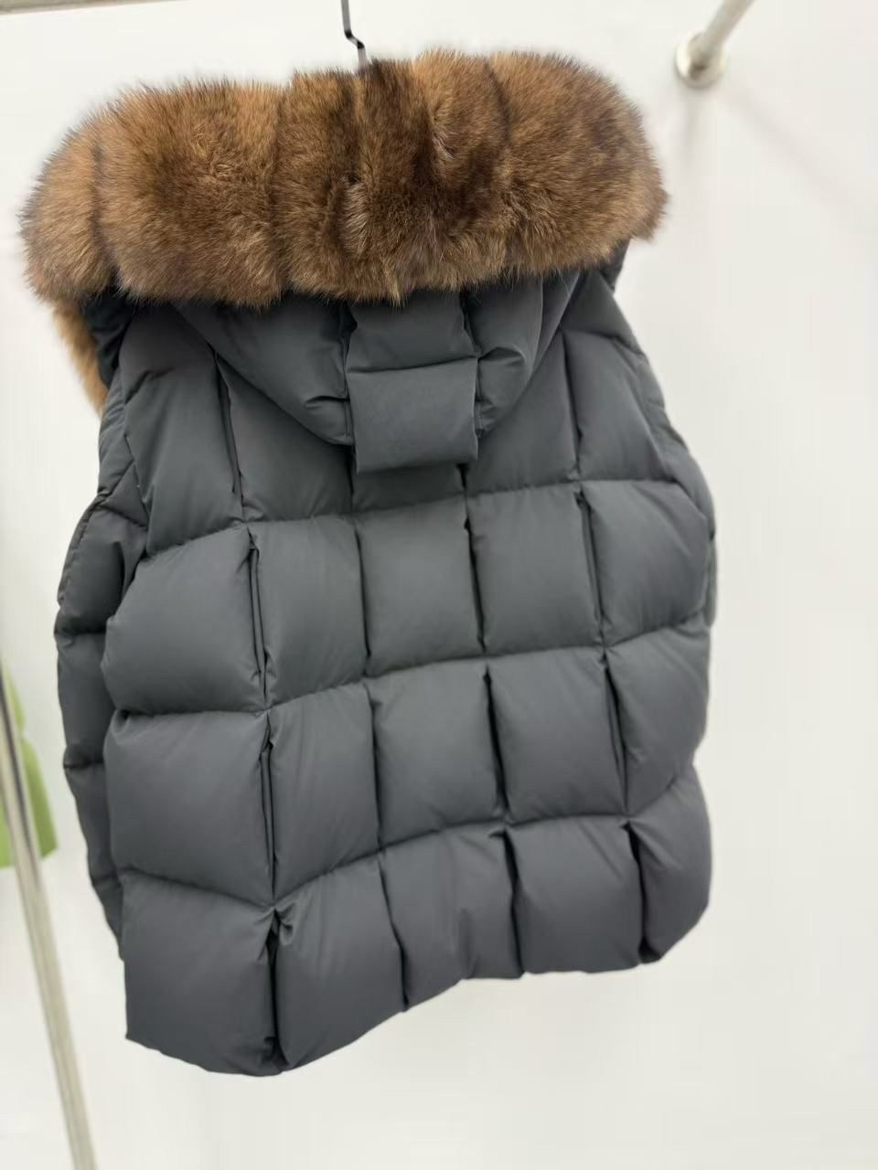 пуховики с мехом,пуховики с натуральным мехом,куртка пуховик,пуховик,пуховик женский
