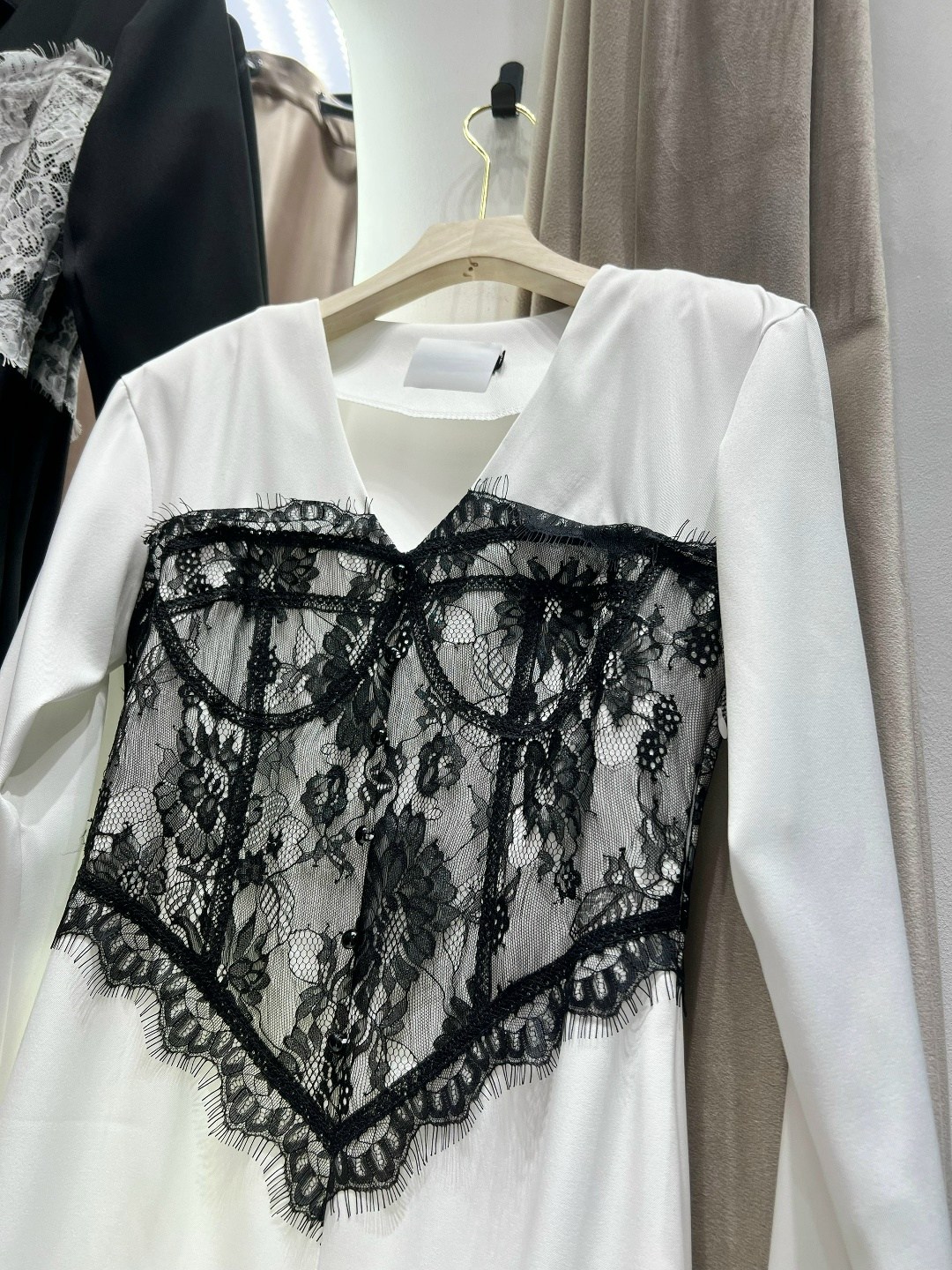 элегантные наряды,элегантное модное,одежда модная,стильные наряды,женские наряды