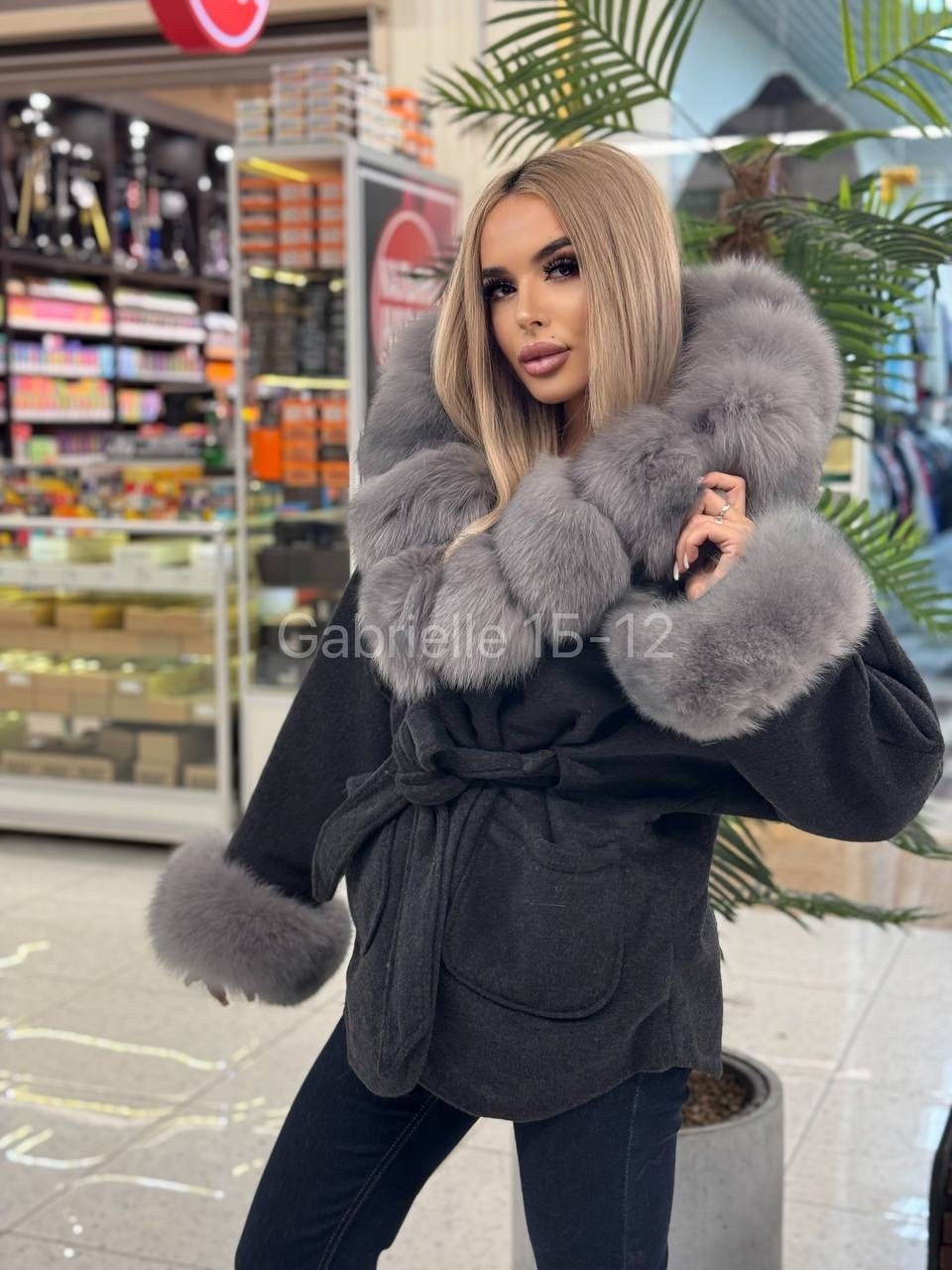 пальто с мехом,пальто с натуральным мехом,полупальто с мехом,стильное пальто,пальто кашемир