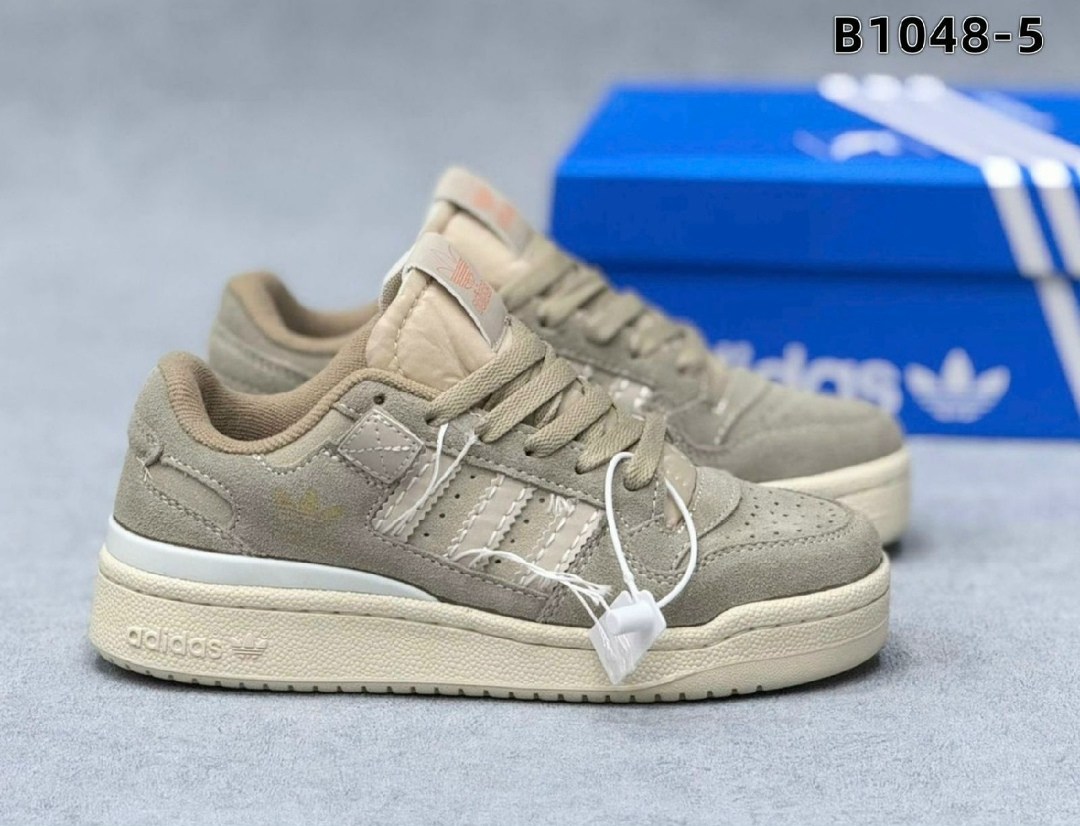 кроссовки замшевые бежевые,adidas forum low 84 бежевый лайт,кроссовки женские adidas,кроссовки adidas,кроссовки женские бежевый