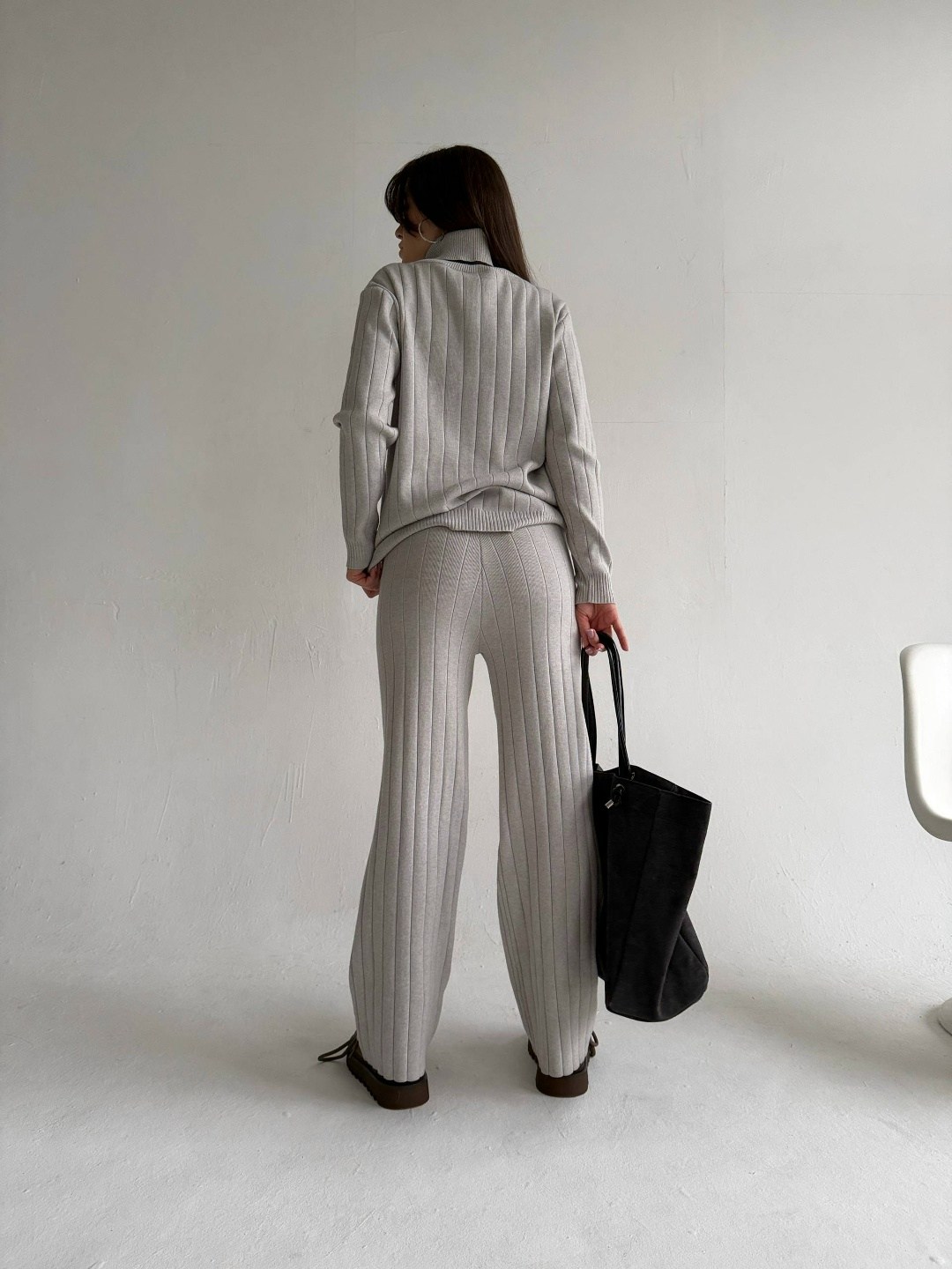 костюм лапша с брюками женский,трикотажные костюмы,серый костюм женский,костюм с брюками,костюм джемпер и брюки