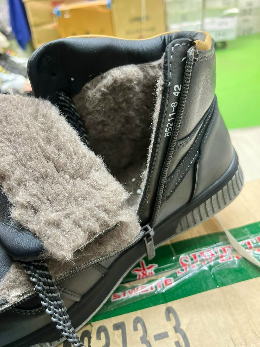 кроссовки,,спортивная ,высокие кроссовки,кроссовки закрытые