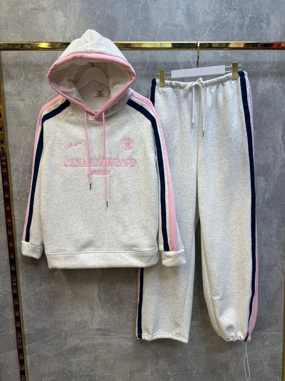 спортивные костюмы,повседневный костюм,костюм стильный,повседневный спортивный костюм,женский спортивный костюм