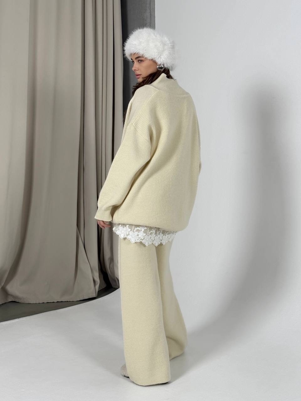 костюм молочный,вязаные костюмы,костюм женский вязаный,трикотажные костюмы,бежевый костюм