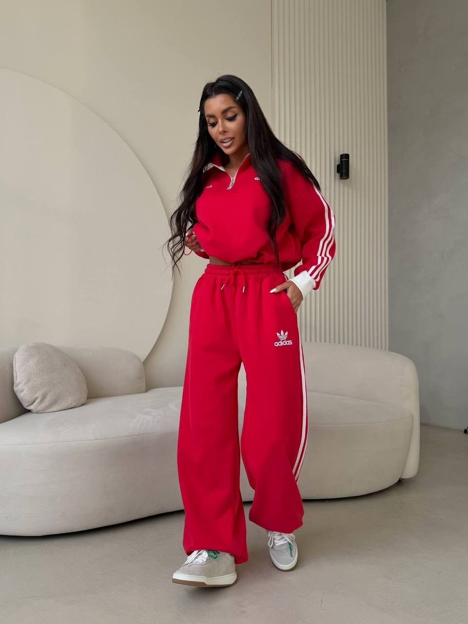 спортивный костюм адидас женский красный,костюмы спортивные женские,спортивные костюм,красный костюм адидас ориджинал,красный спортивный костюм