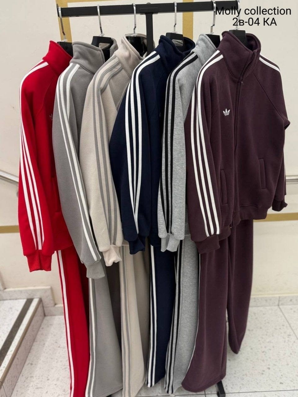 костюмы адидас,трикотажные костюмы,женский костюм адидас,спортивные костюмы,одежда адидас