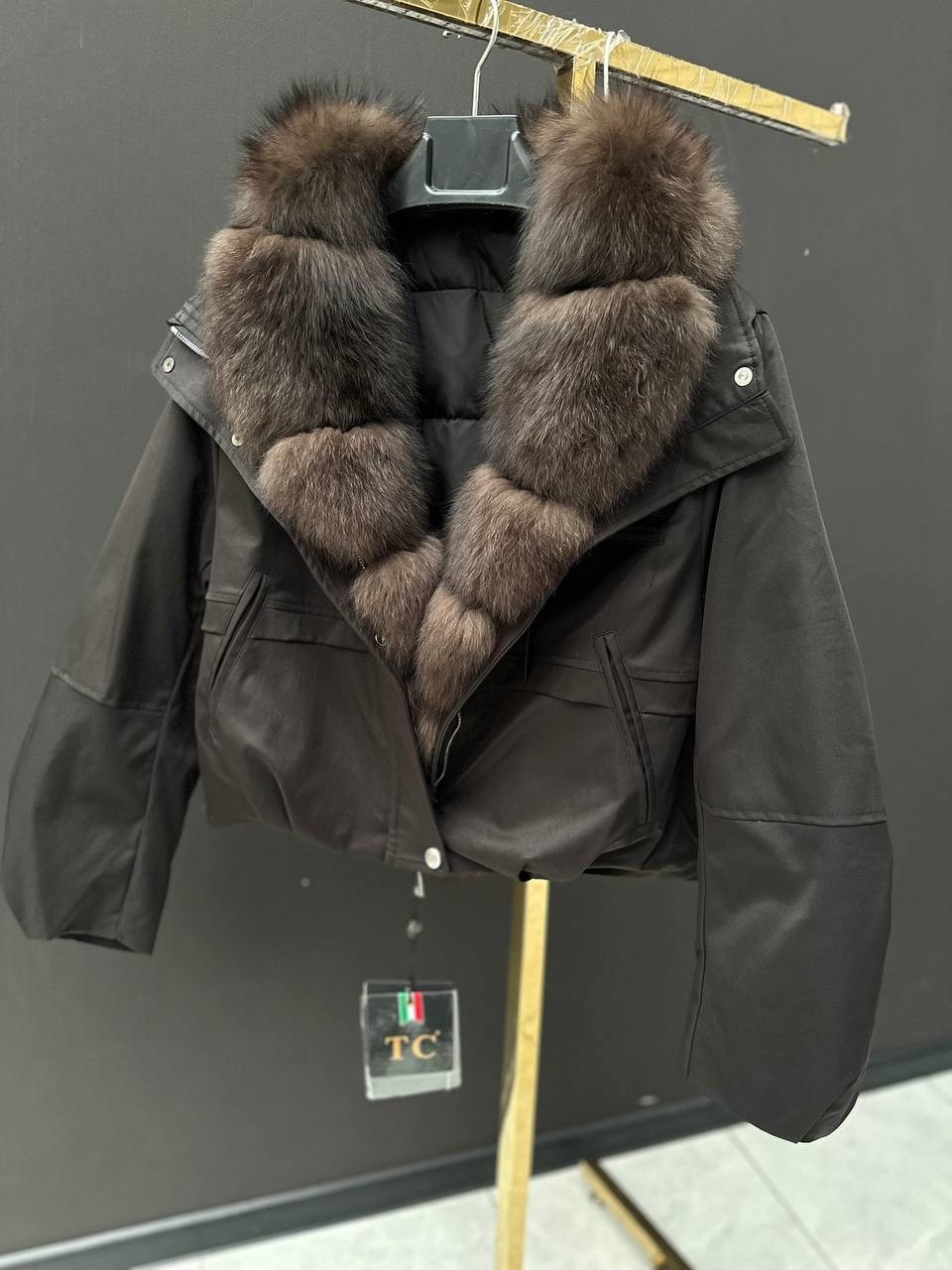 пуховики с мехом,пуховики с натуральным мехом,куртка с мехом,зимние куртки,куртка пуховик с натуральным мехом