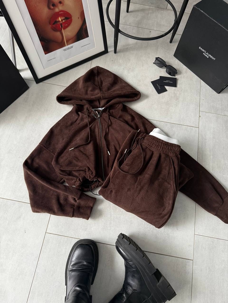 cпортивный костюм велюровый,велюровые костюмы,велюровый спортивный костюм женски,костюм женский велюровый,повседневный костюм