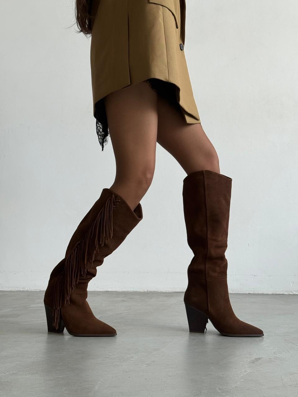 сапоги с бахромой,сапоги замшевые,высокие сапоги,коричневые сапоги,ковбойские сапоги