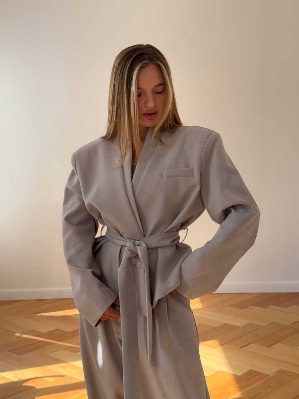 серый брючный костюм,брючные женские костюмы,брючной костюм,костюм с брюками,серый брючный костюм женский