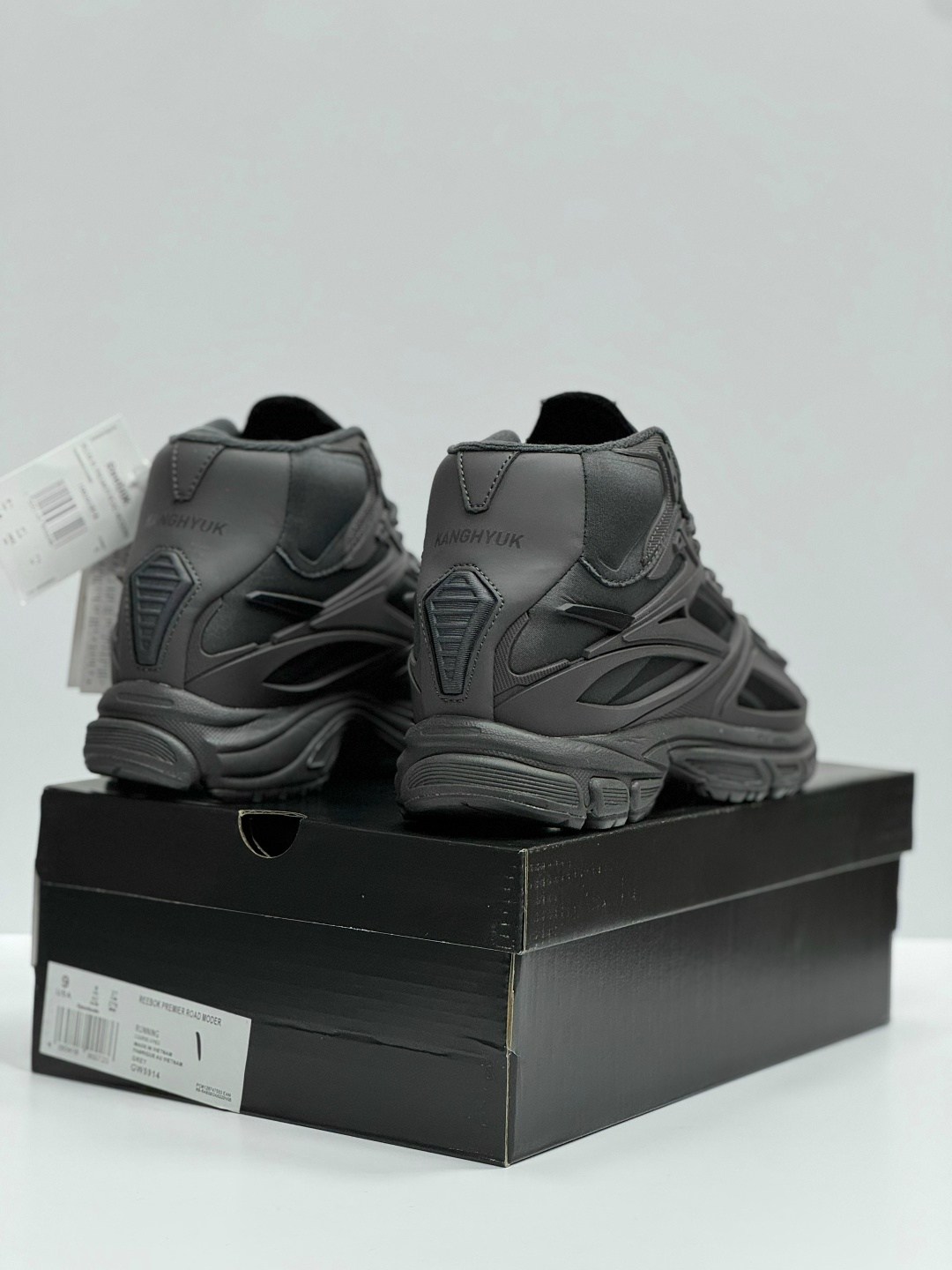 reebok premier road modern,кроссовки,кроссовки reebok,reebok premier road modern 2025,черные кроссовки