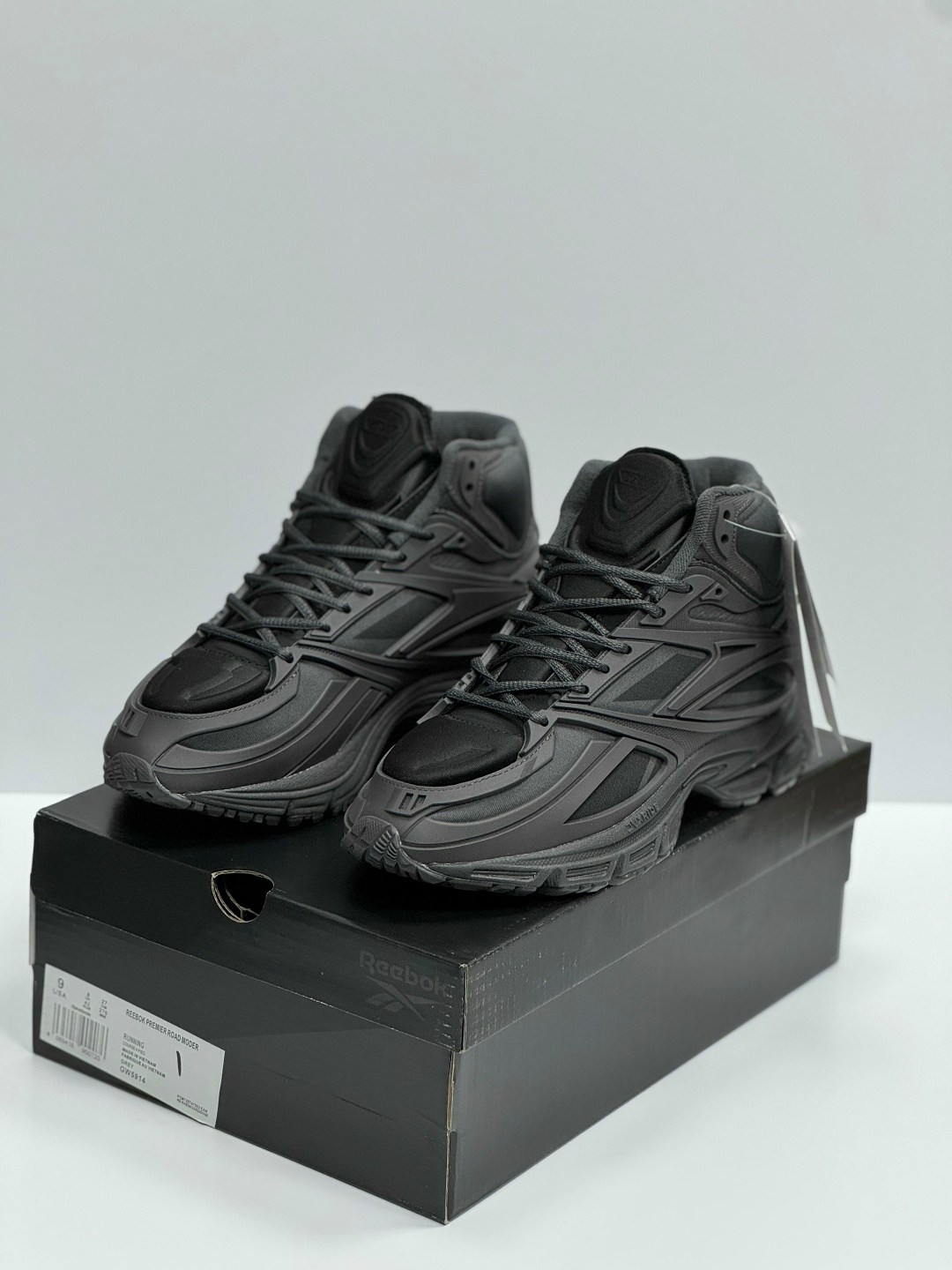 reebok premier road modern,кроссовки,кроссовки reebok,reebok premier road modern 2025,черные кроссовки