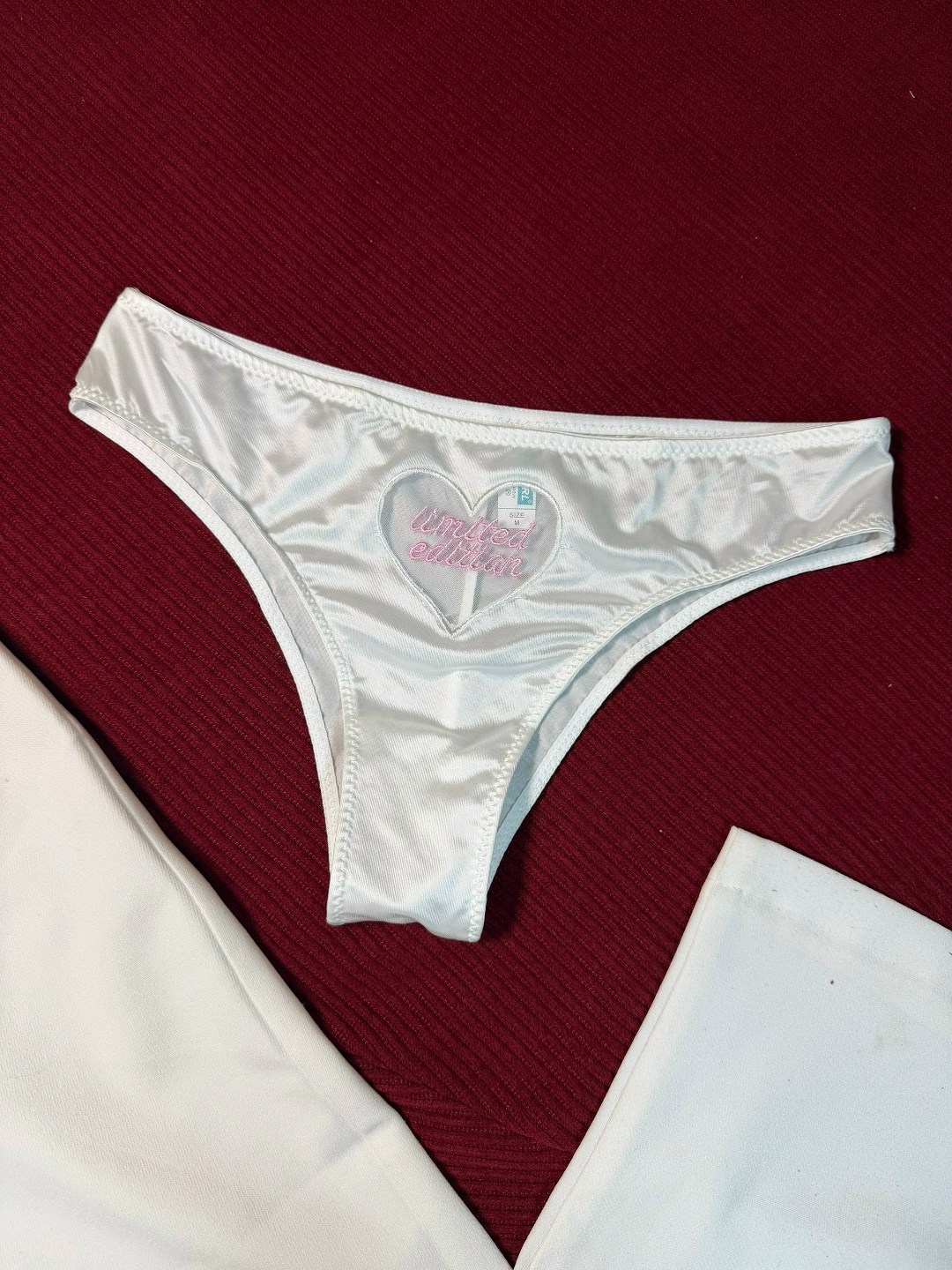 женские атласные трусики,женские атласные трусы,женские трусы стринги,стринги нижнее белье,нижнее белье трусы