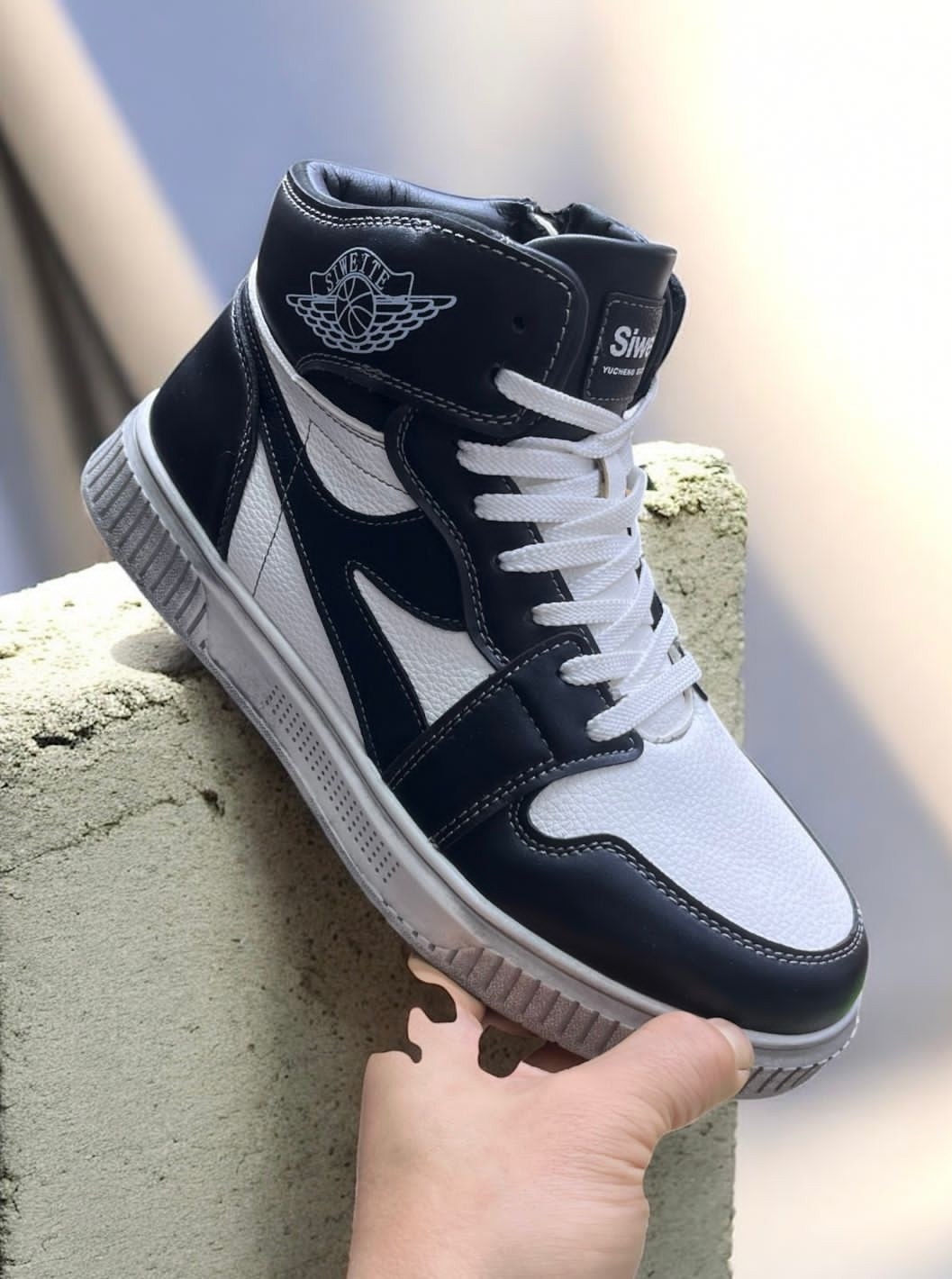 кроссовки,,спортивная ,высокие кроссовки,кроссовки закрытые