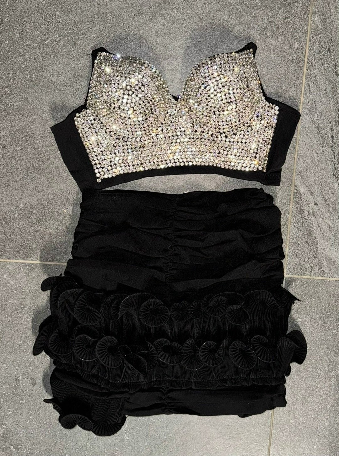 модные наряды,бюстье топ,короткие платье,платье со стразами,танцевальные платья