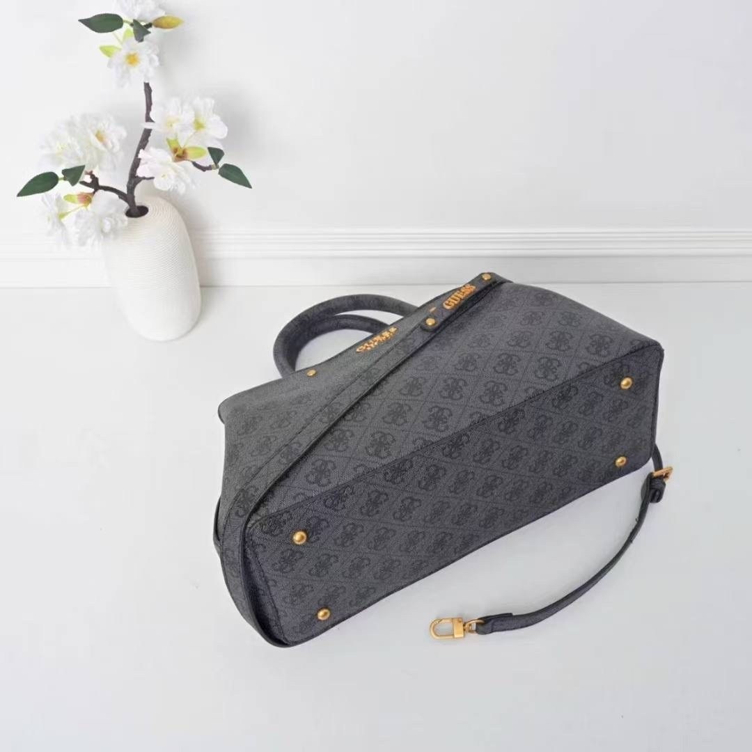 cумка guess,женская сумка guess,guess сумка на плечо,сумка guess сумка guess,сумка guess серая