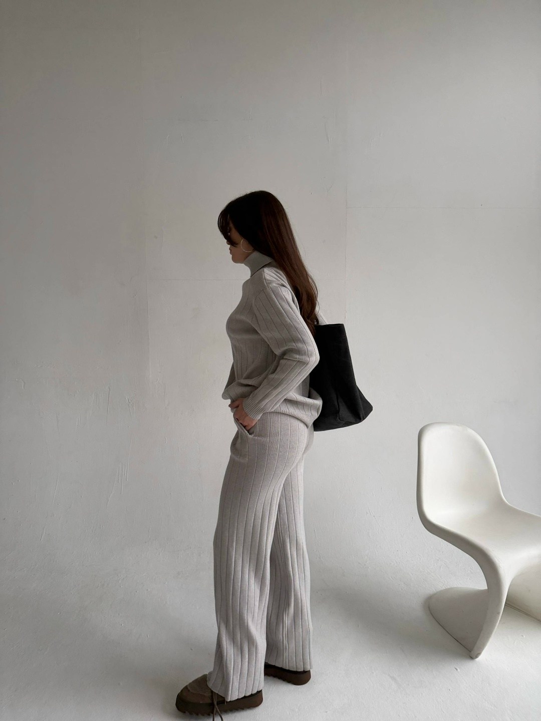 костюм лапша с брюками женский,трикотажные костюмы,серый костюм женский,костюм с брюками,костюм джемпер и брюки