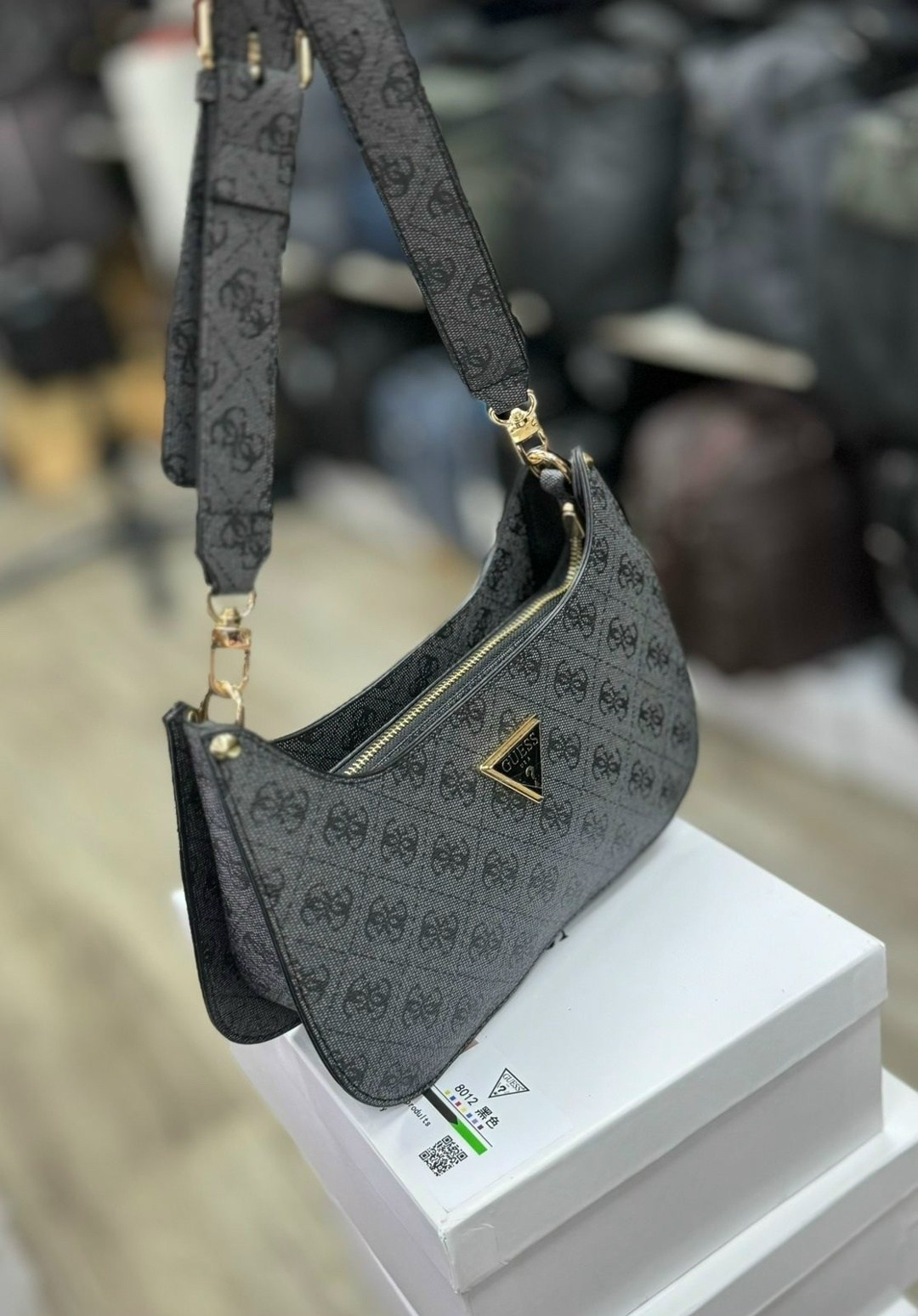 cумка женская guess,сумки guess оригинал,cумка guess,сумка guess сумка guess,guess сумка на плечо