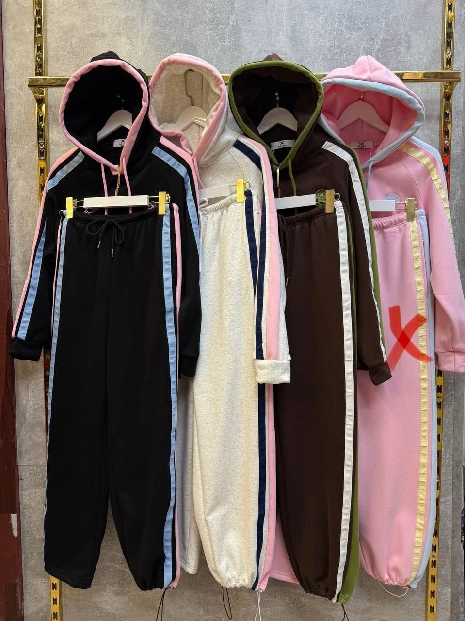 спортивные костюмы,повседневный костюм,костюм стильный,повседневный спортивный костюм,женский спортивный костюм