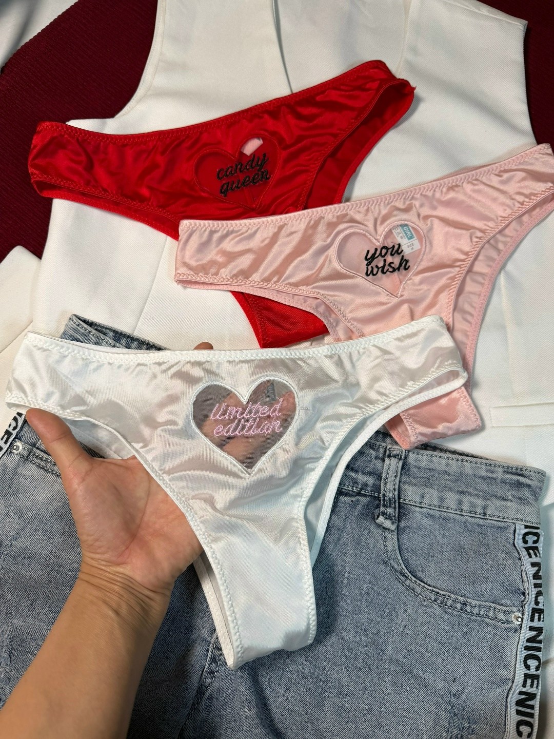 женские атласные трусики,женские атласные трусы,женские трусы стринги,стринги нижнее белье,нижнее белье трусы