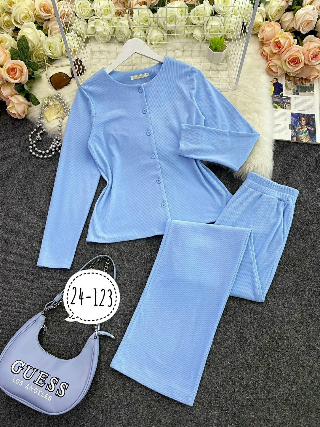 костюмы женские один,костюмы женские брючные,трикотажные костюмы,женские костюмы,костюм с брюками