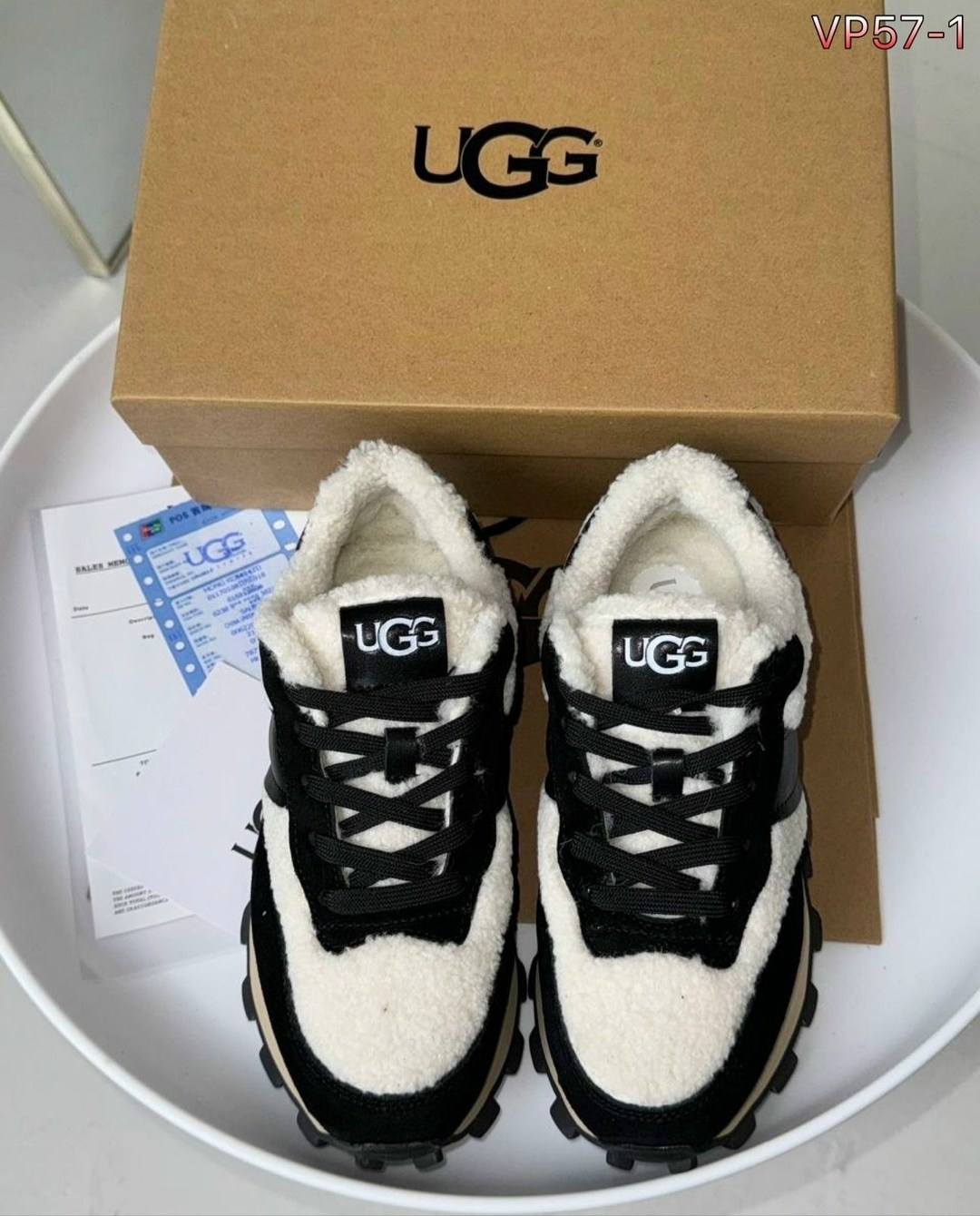 ,женские кроссовки,кроссовки брендовые,кроссовки стильные,повседневные кроссовки