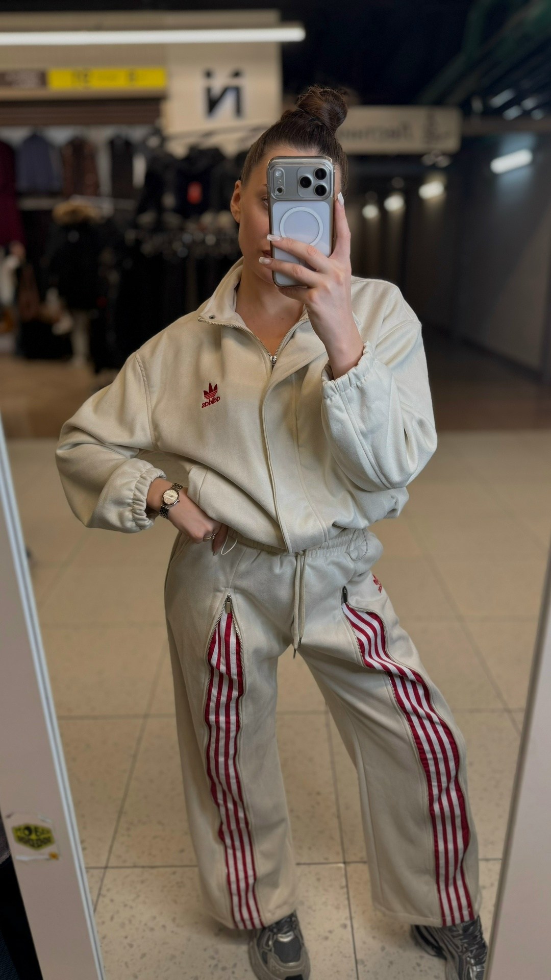 костюмы спортивный adidas,женский спортивный костюм adidas,спортивные костюм,adidas original,комплект одежды adidas sportswear