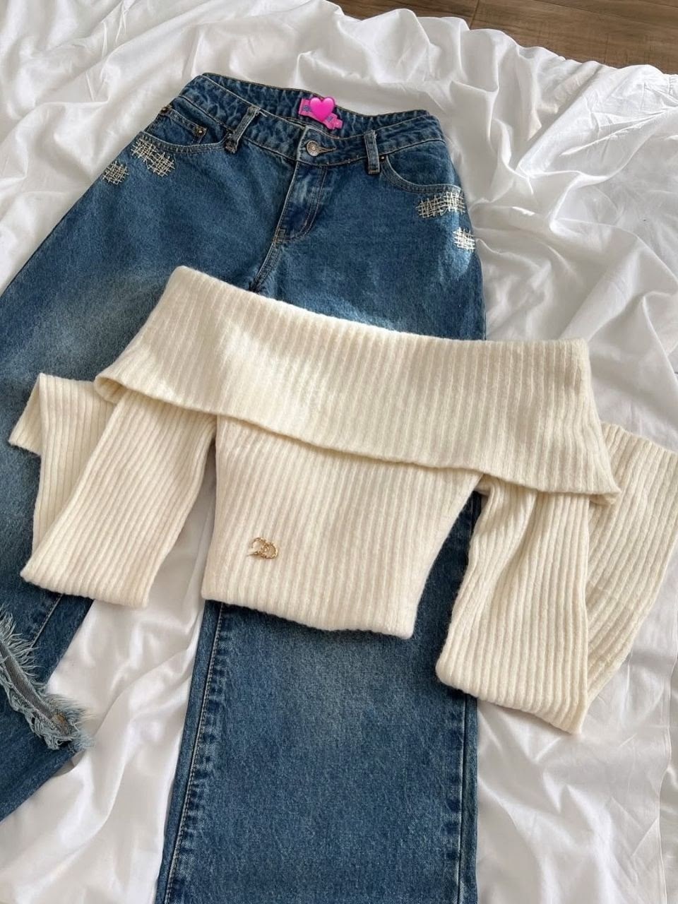 джемпер с открытыми плечами,свитер с открытыми плечами,трикотажный джемпер,джемпер,свитера женские