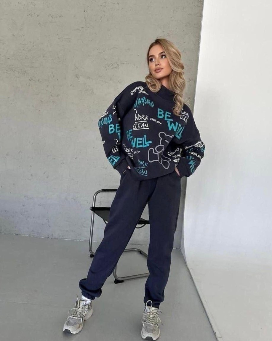 спортивные костюмы женские,женский спортивный костюм на флисе,костюм с принтом,стильные костюмы,костюм на флисе