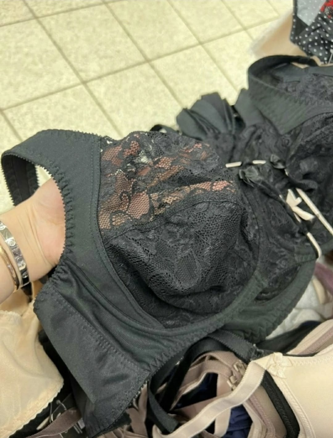 бюстгальтер,женские бюстгальтеры,женское белье,женское нижнее белье,бюстгальтер кружевное