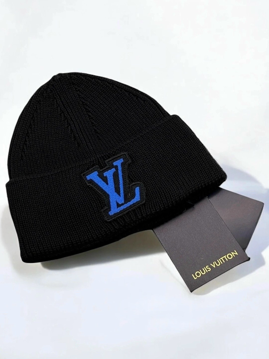 шапка louis vuitton,модная шапка,шапка lv,шапка луи виттон,вязаная шапка