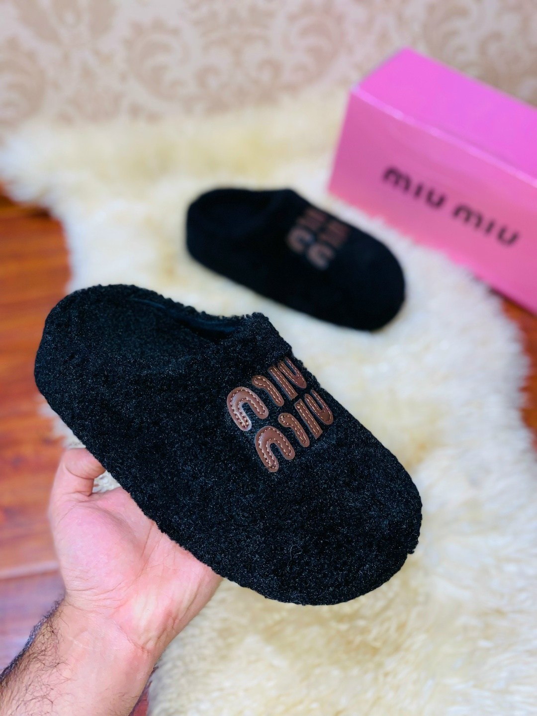 тапочки женские,,модные тапочки,домашние тапочки,тапочки miu miu