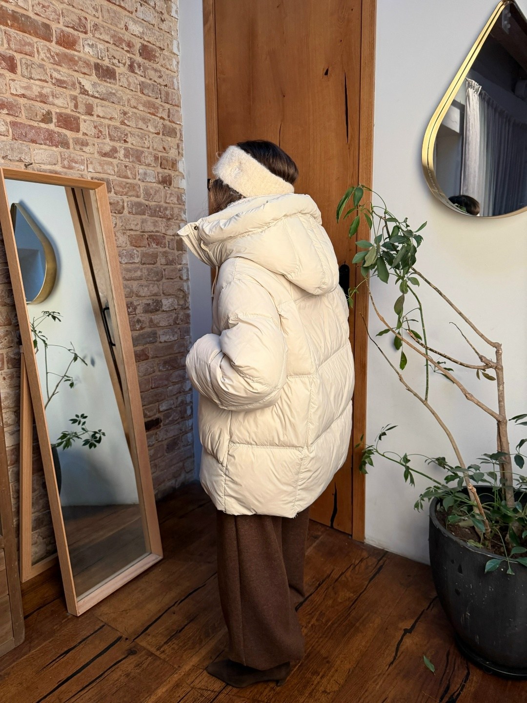 модные пуховики,пуховик оверсайз,объемный пуховик,бежевый пуховик,образы с бежевым пуховиком