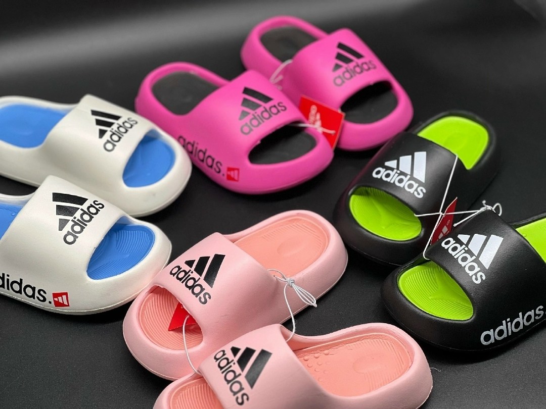 шлепанцы adidas,сланцы adidas,шлепки adidas,,шлепанцы летние adidas