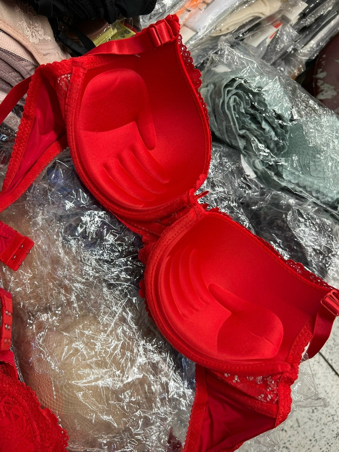 женские бюстгальтеры,женское нижнее белье,бюстгальтер,комплект бюстгальтер,женское белье