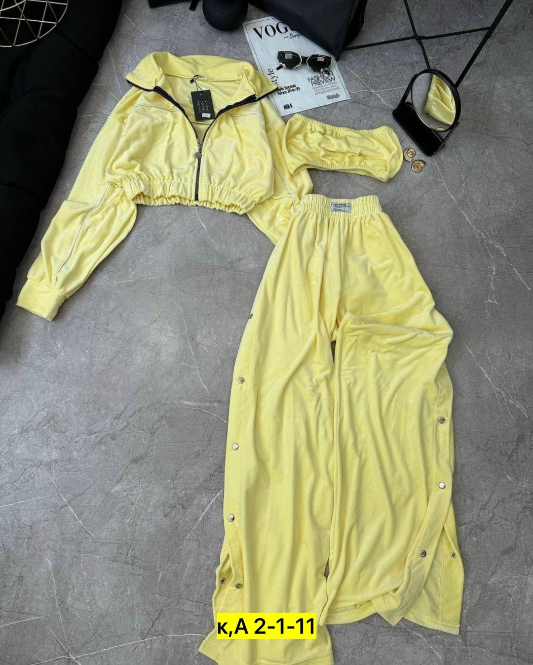 велюровый костюм спортивный,костюмы спортивные женские,спортивный костюм из плащевки,спортивный костюм плащевка женский,костюм спортивные женские костюмы