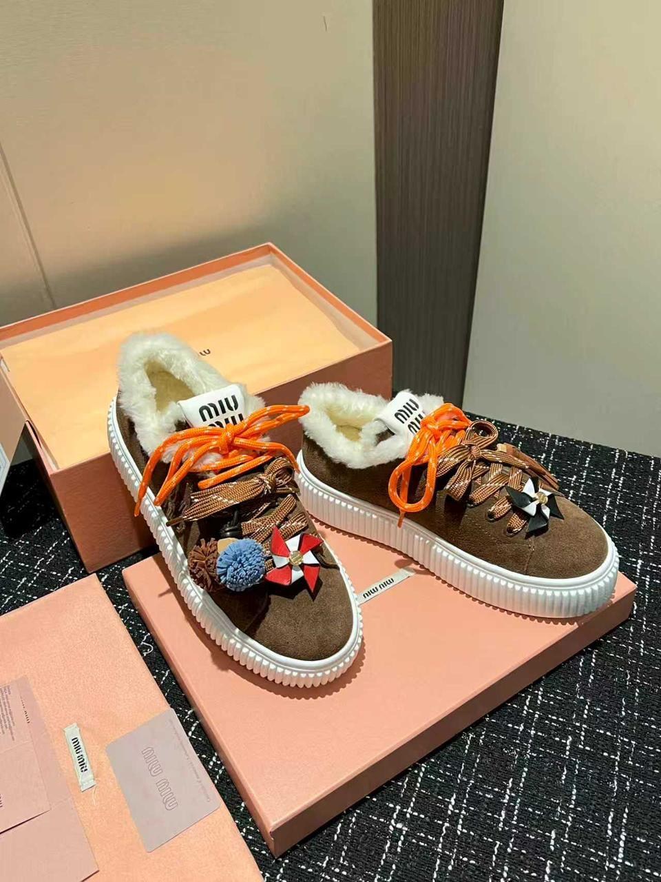 ,женские кроссовки miu miu,кроссовки женскиe,кеды miu miu,кеды с мехом