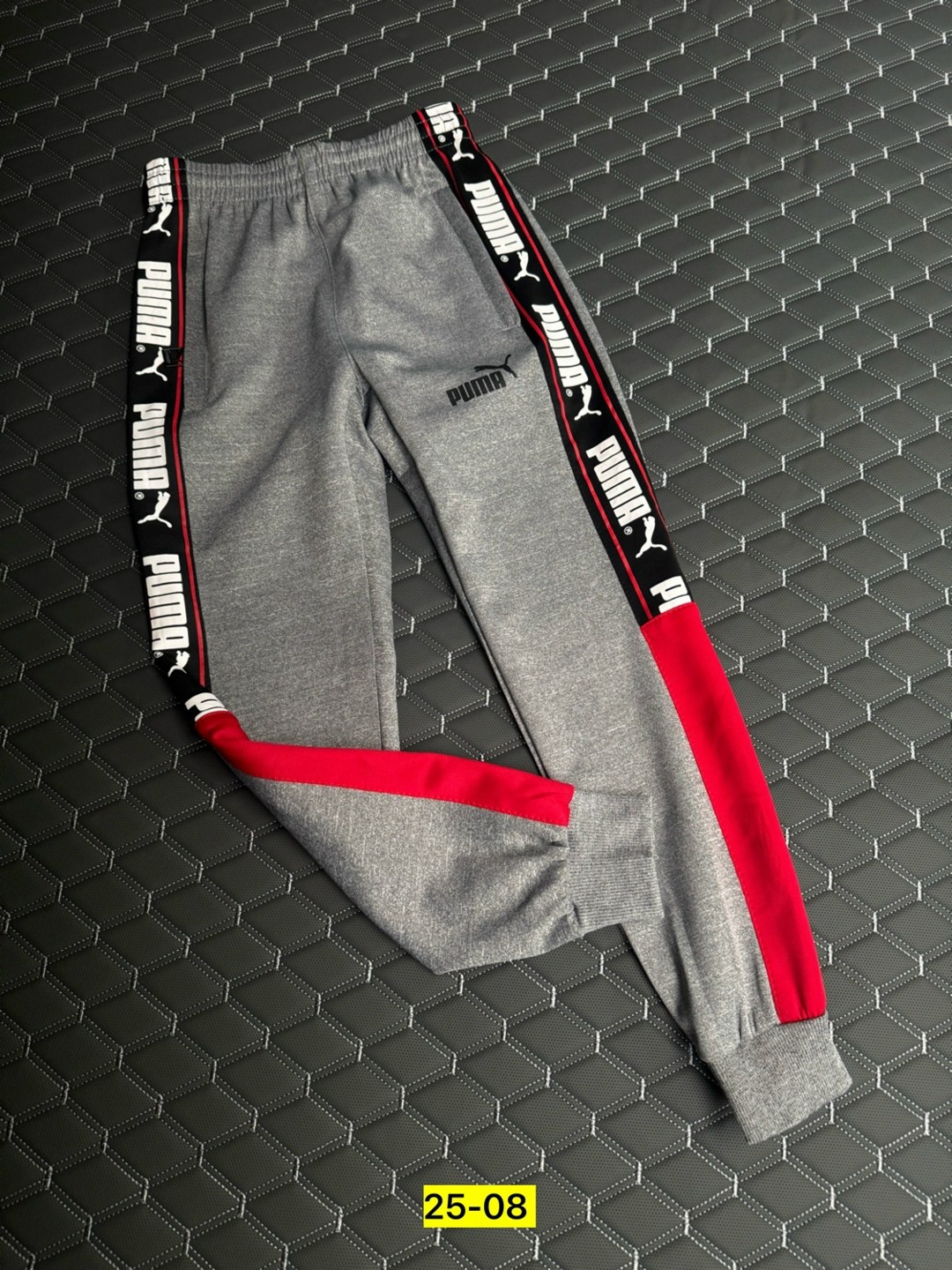 спортивные штаны,брюки спортивные puma ess+ tape sweatpants,спортивные штаны puma,спортивные брюки,спортивные штаны для мальчика