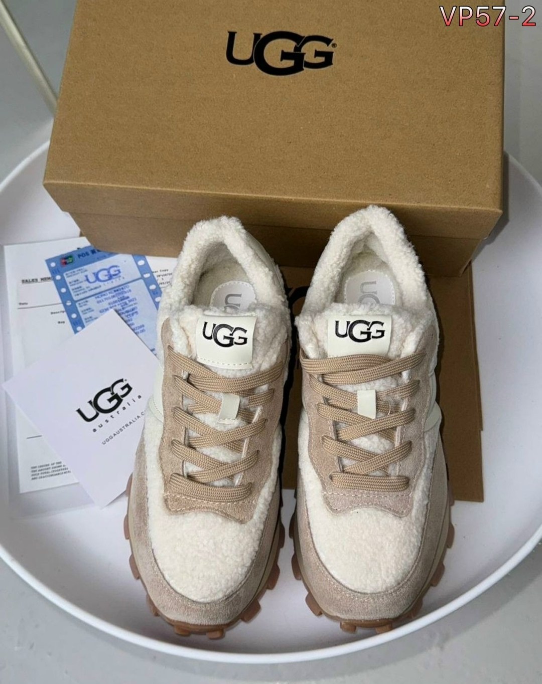 ,женские кроссовки,кроссовки брендовые,кроссовки стильные,повседневные кроссовки