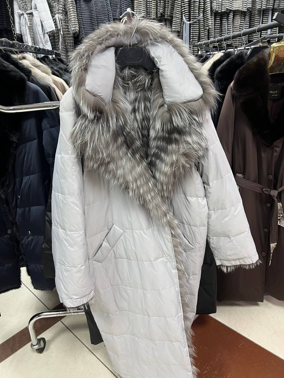 пуховики с мехом,пуховики с натуральным мехом,пуховик женский с натуральным мехом,пуховик женский с мехом,куртка зимняя с мехом