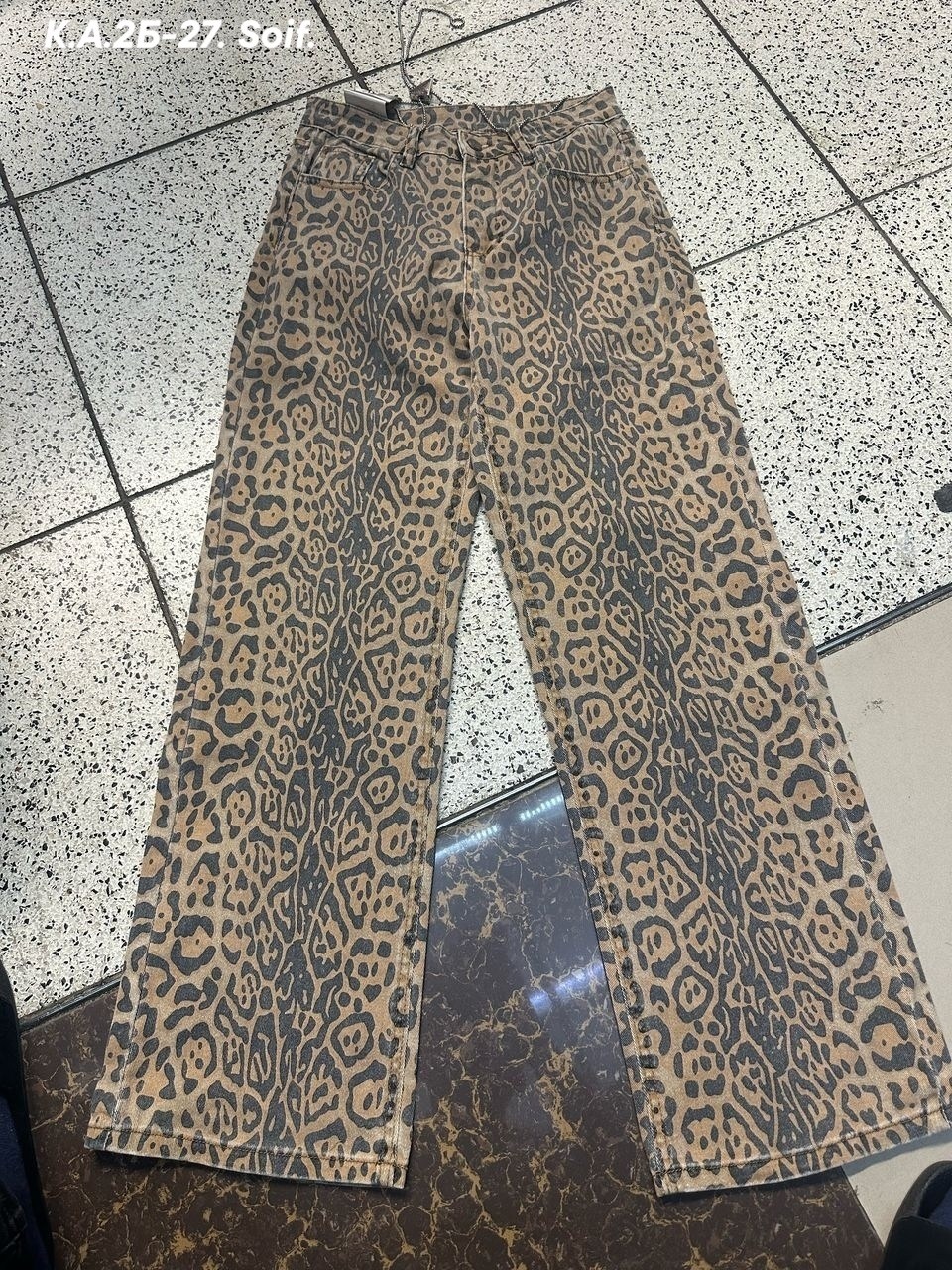 джинсы с леопардовым принтом,джинсы леопардовые,модные брюки,широкие брюки,брюки с леопардовым принтом