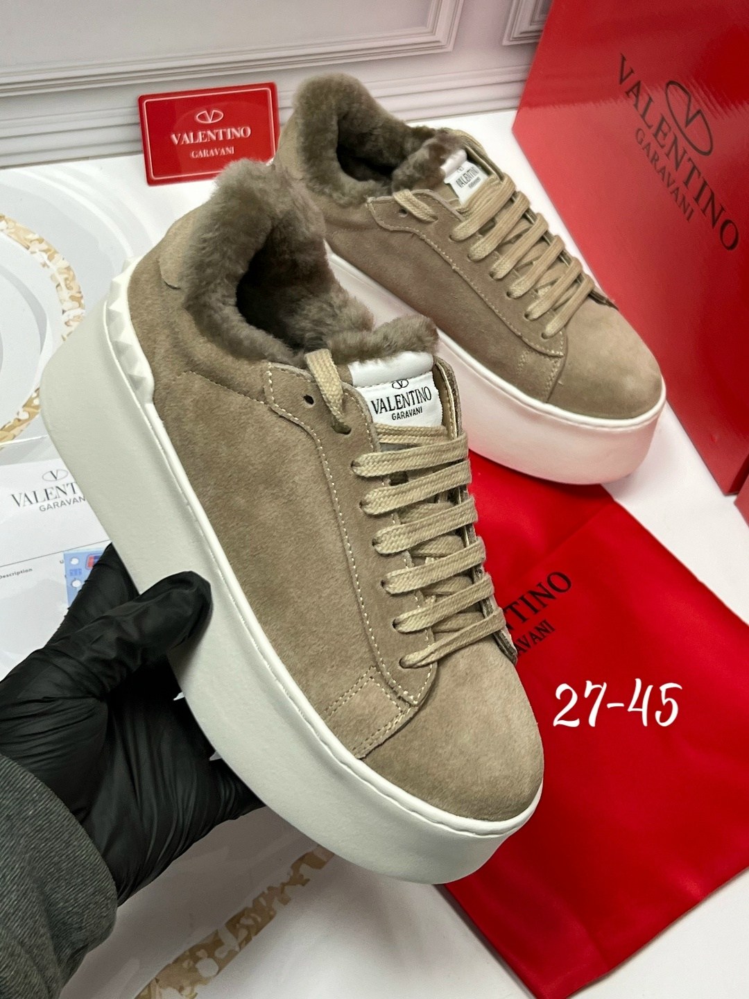 ,обуви,замшевые кроссовки, женская,женские кроссовки