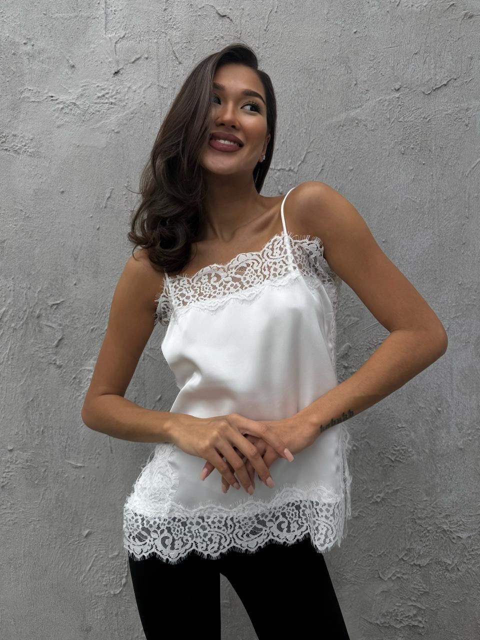 майка с кружевами,кружевная майка,топ с кружевом,шелковый топ,майка с кружевом