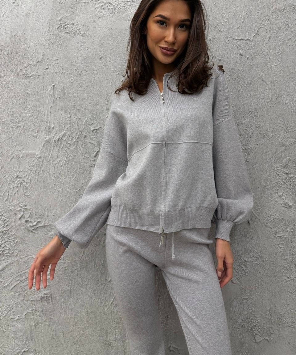 трикотажные костюмы,вязаные костюмы,костюм брючный серый,трикотажные костюмы женские,спортивные костюм